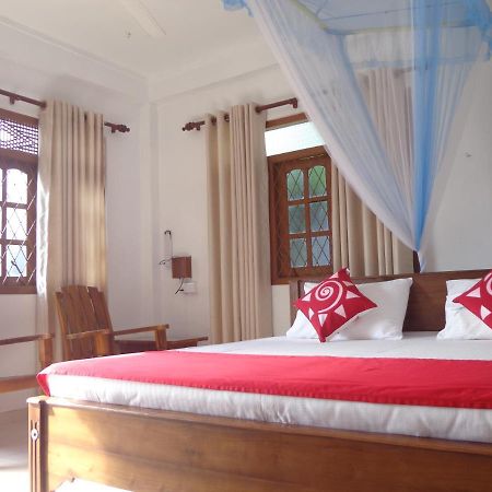 פראדניה Nisha Homestay Inn מראה חיצוני תמונה