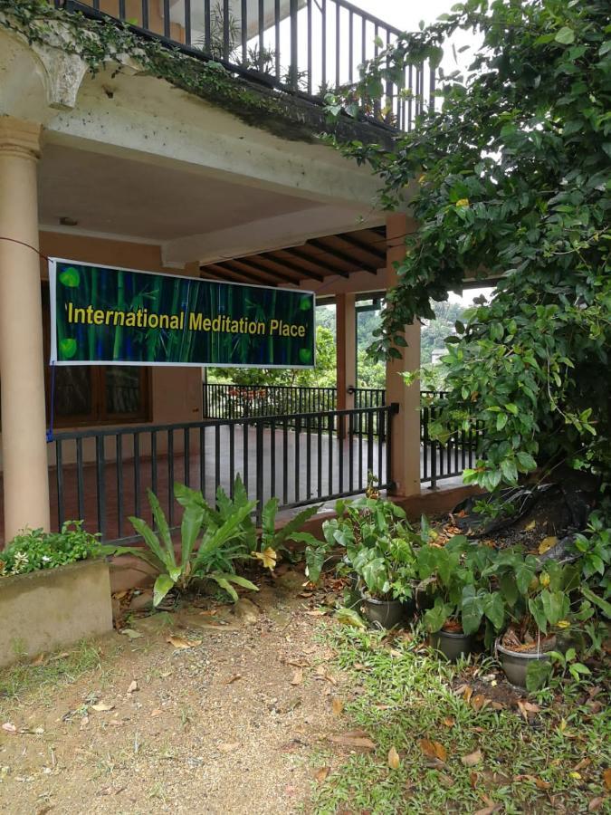 פראדניה Nisha Homestay Inn מראה חיצוני תמונה