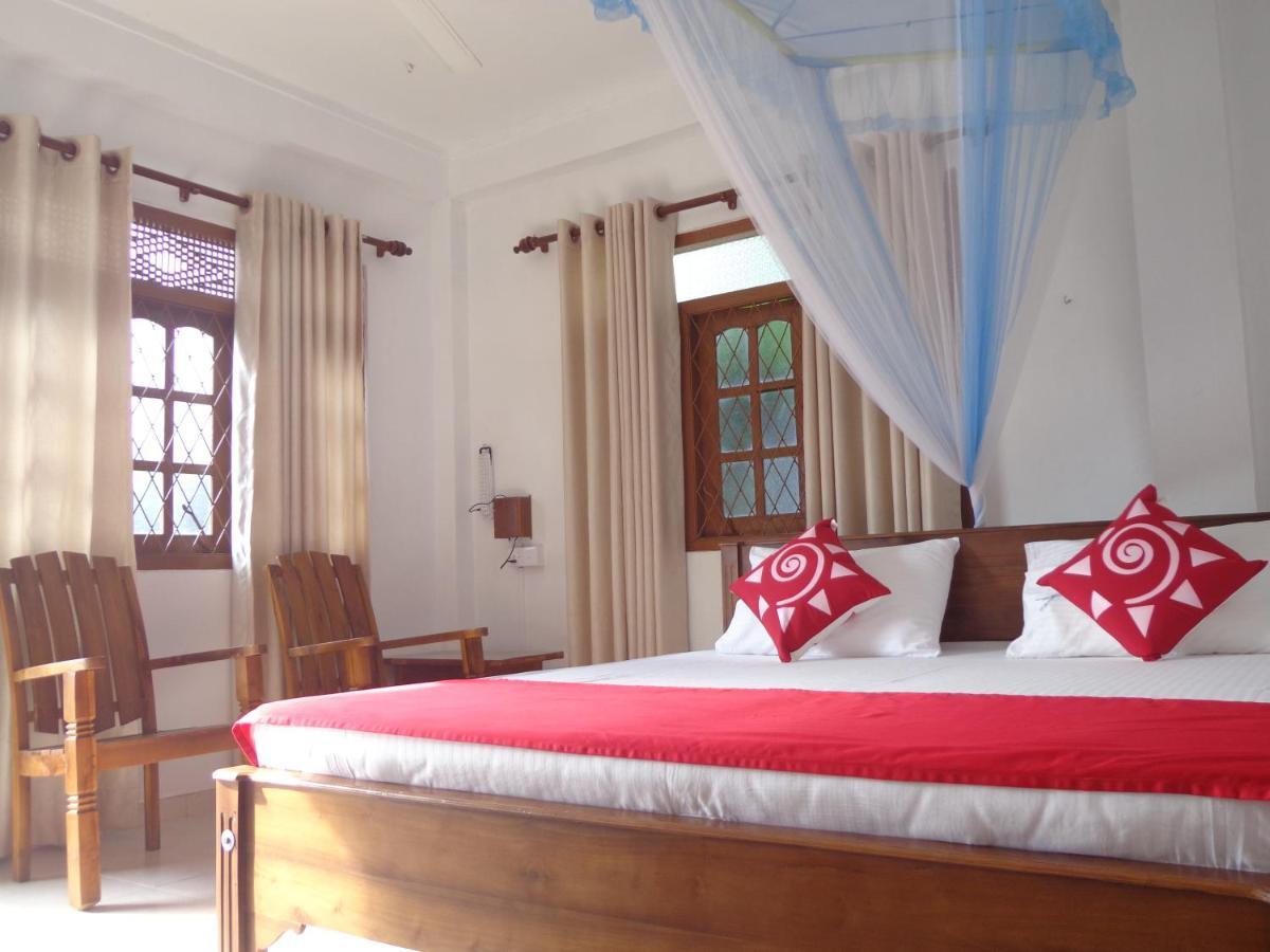 פראדניה Nisha Homestay Inn מראה חיצוני תמונה