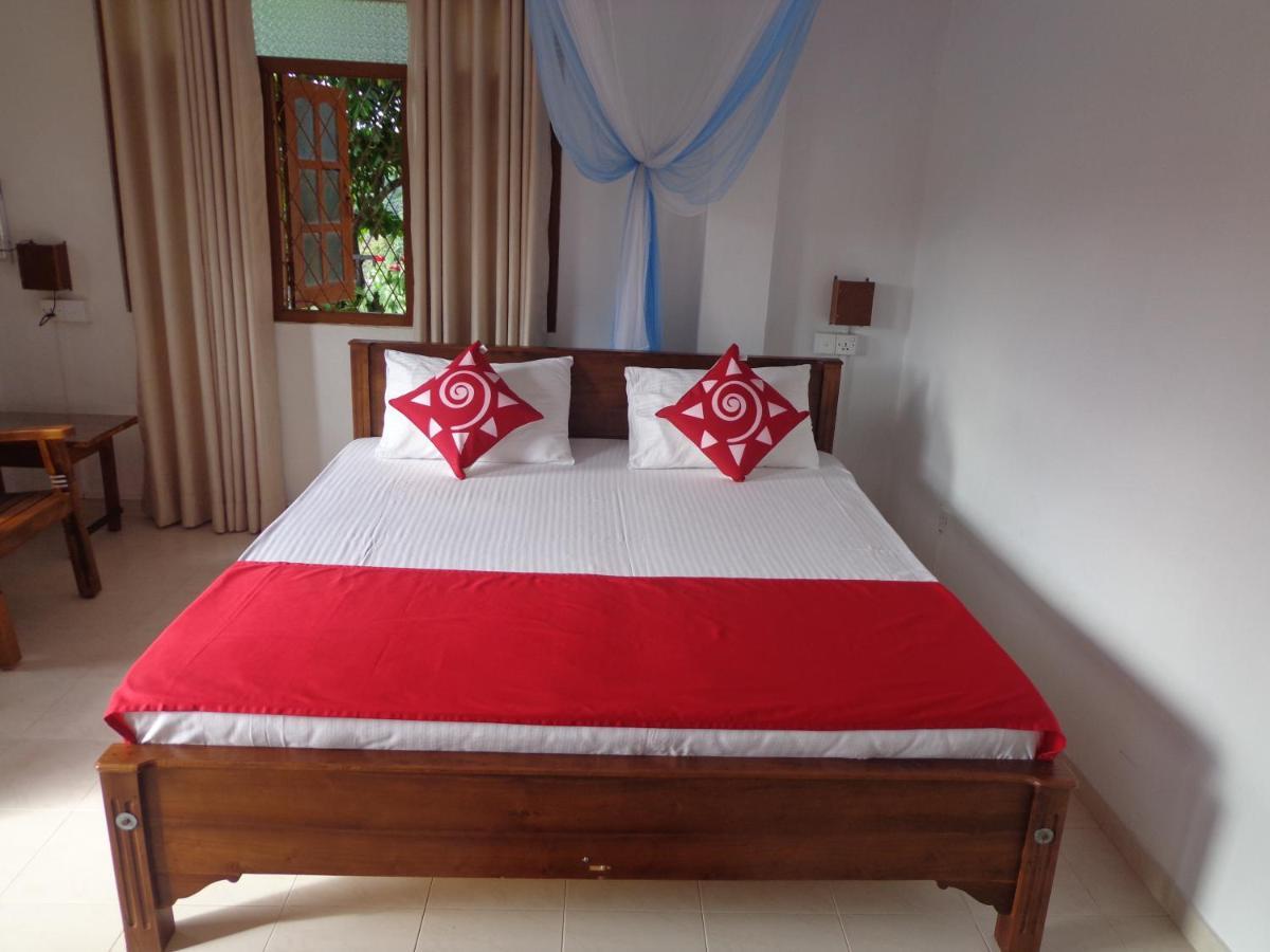 פראדניה Nisha Homestay Inn מראה חיצוני תמונה