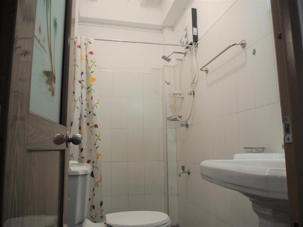 פראדניה Nisha Homestay Inn מראה חיצוני תמונה