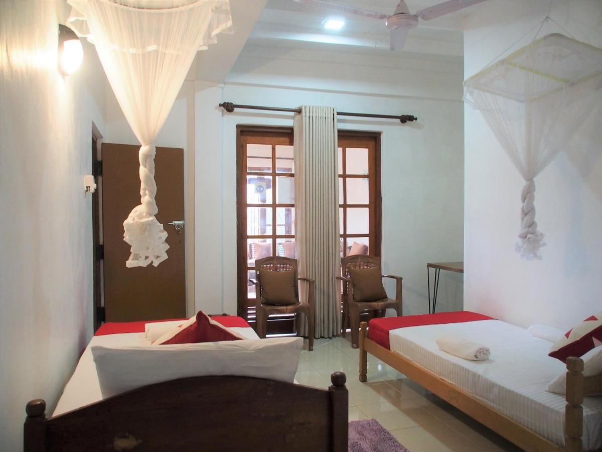 פראדניה Nisha Homestay Inn מראה חיצוני תמונה