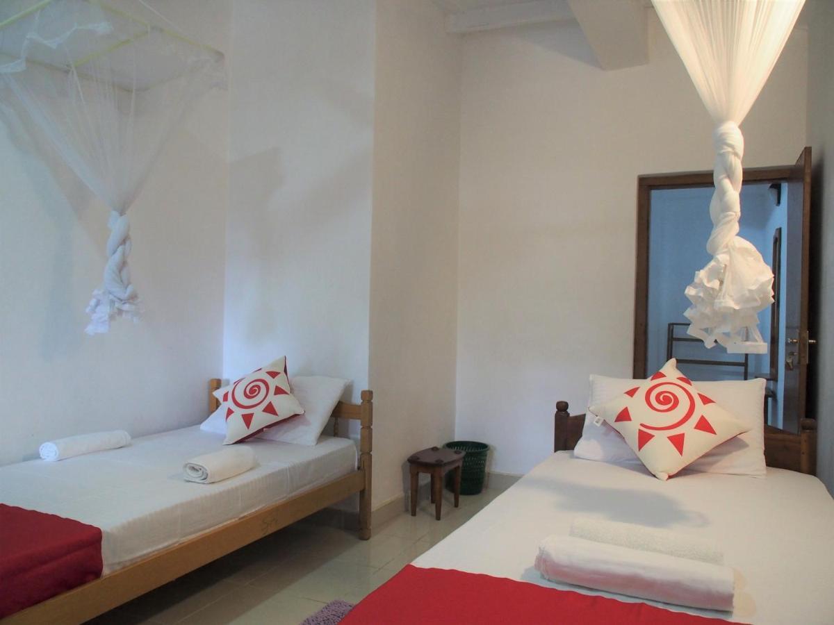 פראדניה Nisha Homestay Inn מראה חיצוני תמונה